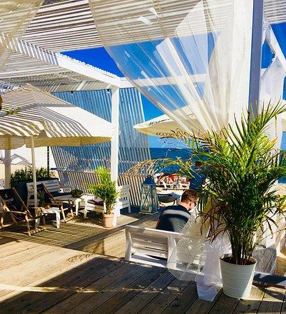 No33 Di Vinegre Beach Bar